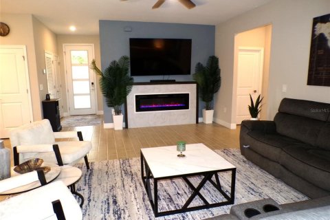 House in North Port, Florida 3 bedrooms, 185.06 sq.m. № 2308473 - photo 4