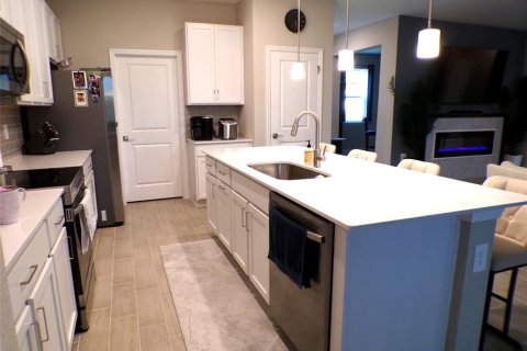 House in North Port, Florida 3 bedrooms, 185.06 sq.m. № 2308473 - photo 15