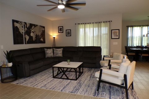 House in North Port, Florida 3 bedrooms, 185.06 sq.m. № 2308473 - photo 9