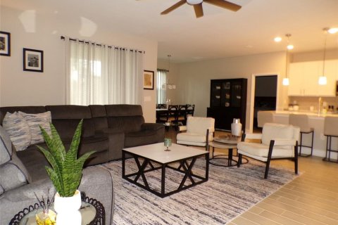 House in North Port, Florida 3 bedrooms, 185.06 sq.m. № 2308473 - photo 5