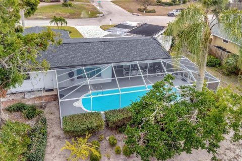 House in Sarasota, Florida 3 bedrooms, 145.11 sq.m. № 1895168 - photo 5