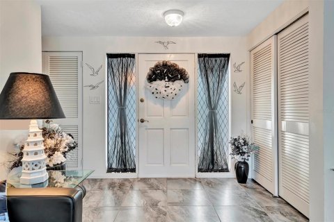 House in Sarasota, Florida 3 bedrooms, 145.11 sq.m. № 1895168 - photo 11