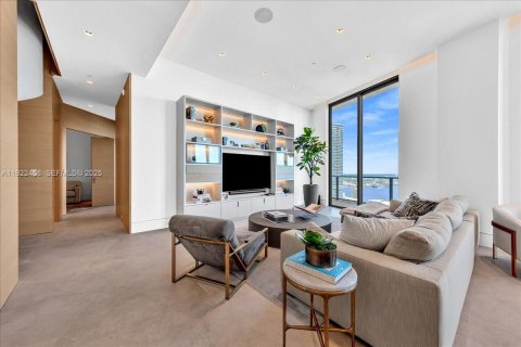 Condominio en venta en Miami, Florida, 4 dormitorios, 203.92 m2 № 1976459 - foto 7