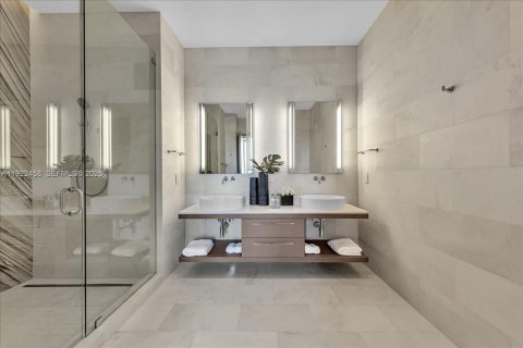 Condominio en venta en Miami, Florida, 4 dormitorios, 203.92 m2 № 1976459 - foto 24