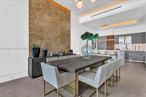 Condominio en venta en Miami, Florida, 4 dormitorios, 203.92 m2 № 1976459 - foto 16