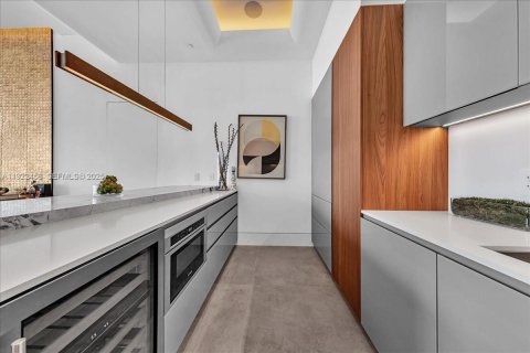 Condominio en venta en Miami, Florida, 4 dormitorios, 203.92 m2 № 1976459 - foto 11