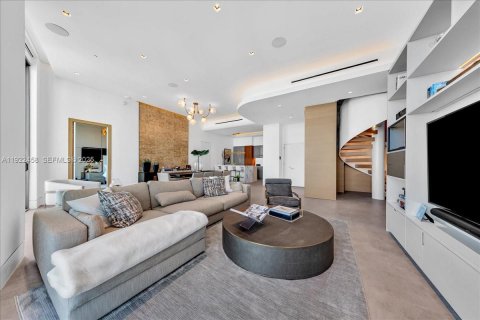 Condominio en venta en Miami, Florida, 4 dormitorios, 203.92 m2 № 1976459 - foto 17