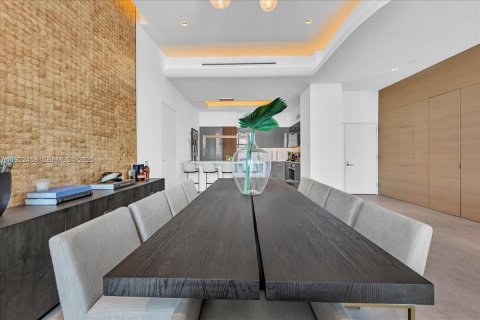 Condominio en venta en Miami, Florida, 4 dormitorios, 203.92 m2 № 1976459 - foto 14