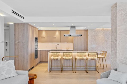 Снять в аренду кондоминиум в Ки-Бискейн, Флорида 3 спальни, 179.3м2, № 2145670 - фото 5
