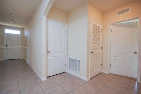 Купить виллу или дом в Киссимми, Флорида 4 спальни, 173.91м2, № 2057429 - фото 17