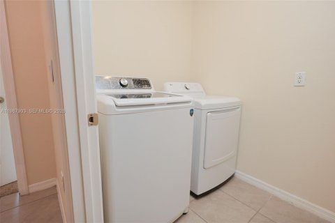 Купить виллу или дом в Киссимми, Флорида 4 спальни, 173.91м2, № 2057429 - фото 16