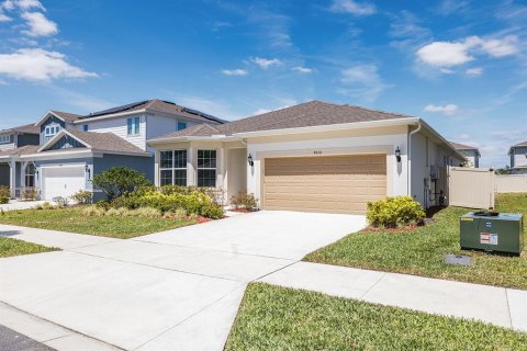 House in Apopka, Florida 4 bedrooms, 204.01 sq.m. № 1622328 - photo 8