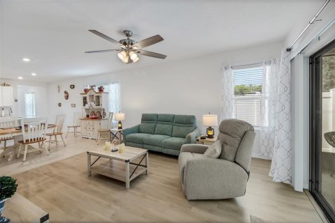 House in Leesburg, Florida 3 bedrooms, 152.82 sq.m. № 2232198 - photo 19