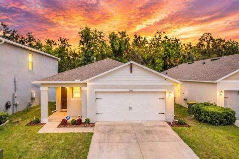 House in Leesburg, Florida 3 bedrooms, 152.82 sq.m. № 2232198 - photo 2