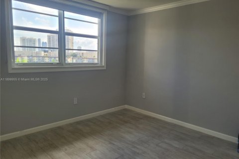 Condo in Aventura, Florida, 1 bedroom  № 1952512 - photo 24