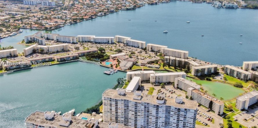 Condo in Aventura, Florida, 1 bedroom  № 1952512