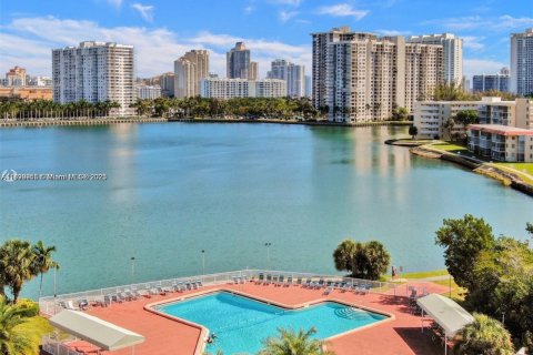 Condo in Aventura, Florida, 1 bedroom  № 1952512 - photo 4