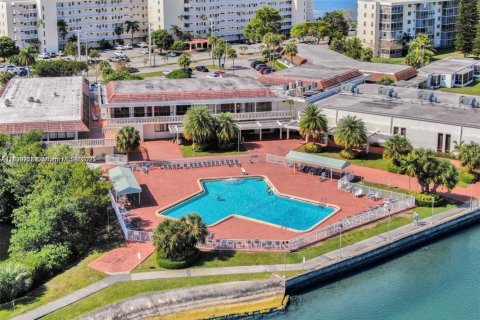 Condo in Aventura, Florida, 1 bedroom  № 1952512 - photo 3