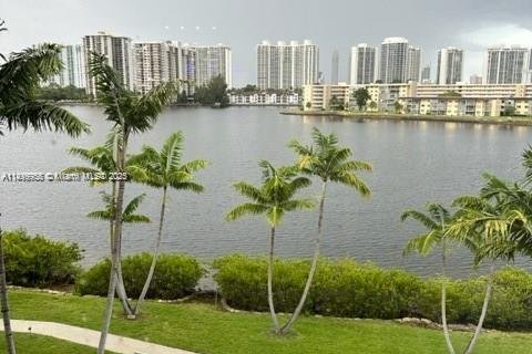 Condo in Aventura, Florida, 1 bedroom  № 1952512 - photo 7