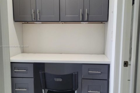 Condo in Aventura, Florida, 1 bedroom  № 1952512 - photo 23