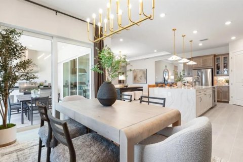 House in Winter Garden, Florida 3 bedrooms, 229.93 sq.m. № 2236032 - photo 6