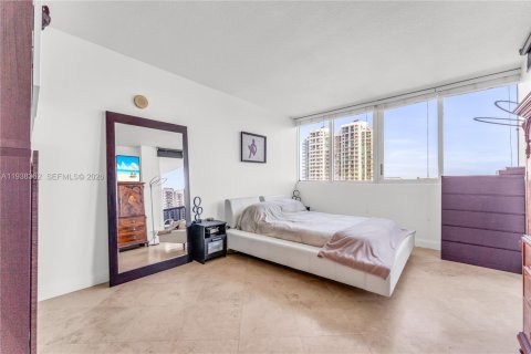 Condo in North Bay Village, Florida, 2 bedrooms  № 1997636 - photo 13