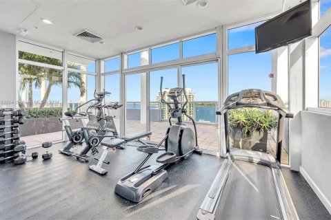 Condo in North Bay Village, Florida, 2 bedrooms  № 1997636 - photo 28