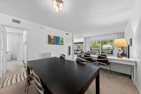 Condo in Lauderdale-by-the-Sea, Florida, 2 bedrooms  № 2190941 - photo 8
