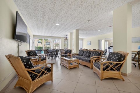 Condo in Lauderdale-by-the-Sea, Florida, 2 bedrooms  № 2190941 - photo 25