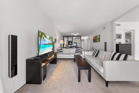 Condo in Lauderdale-by-the-Sea, Florida, 2 bedrooms  № 2190941 - photo 11