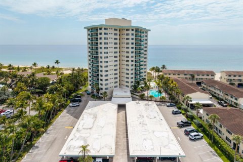 Condo in Lauderdale-by-the-Sea, Florida, 2 bedrooms  № 2190941 - photo 30