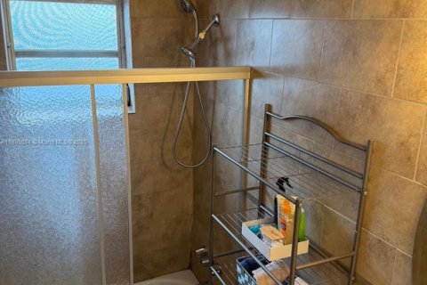 Condo in Miami, Florida, 2 bedrooms  № 1947230 - photo 20