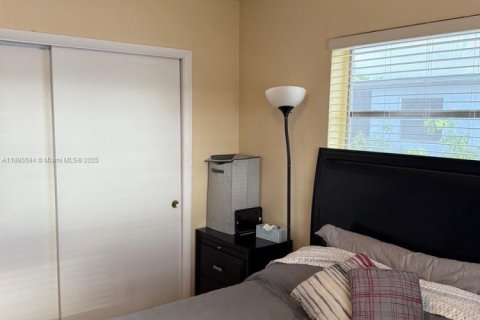 Condo in Miami, Florida, 2 bedrooms  № 1947230 - photo 19