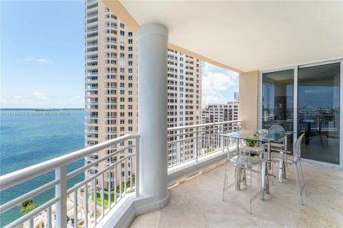Condo in Miami, Florida, 3 bedrooms  № 1938230 - photo 3