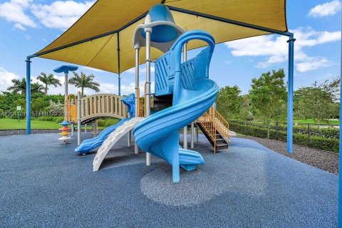 Copropriété à vendre à North Miami, Floride: 2 chambres, 148.92 m2 № 2300824 - photo 30