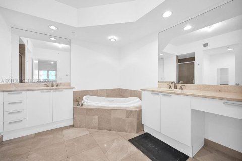 Copropriété à vendre à North Miami, Floride: 2 chambres, 148.92 m2 № 2300824 - photo 13