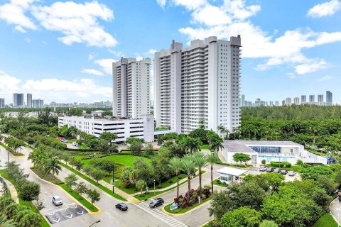 Condo à North Miami, Floride, 2 chambres № 2300824