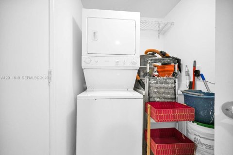 Copropriété à vendre à North Miami, Floride: 2 chambres, 148.92 m2 № 2300824 - photo 24