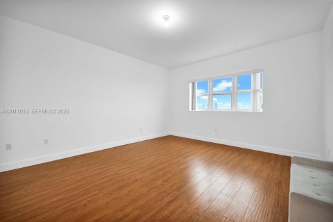 Copropriété à vendre à North Miami, Floride: 2 chambres, 148.92 m2 № 2300824 - photo 10
