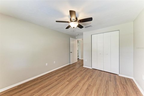 House in Sarasota, Florida 3 bedrooms, 107.77 sq.m. № 2229559 - photo 22
