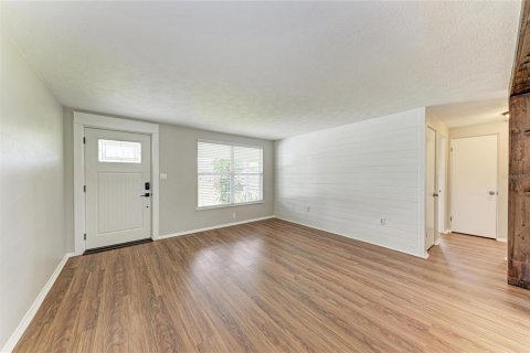 House in Sarasota, Florida 3 bedrooms, 107.77 sq.m. № 2229559 - photo 4