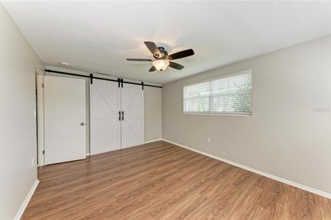 House in Sarasota, Florida 3 bedrooms, 107.77 sq.m. № 2229559 - photo 14