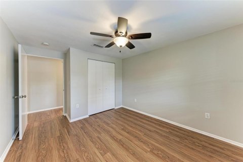 House in Sarasota, Florida 3 bedrooms, 107.77 sq.m. № 2229559 - photo 21