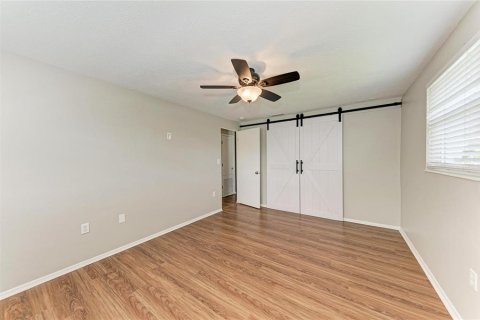 House in Sarasota, Florida 3 bedrooms, 107.77 sq.m. № 2229559 - photo 15