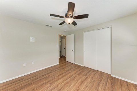House in Sarasota, Florida 3 bedrooms, 107.77 sq.m. № 2229559 - photo 18