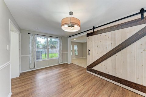 House in Sarasota, Florida 3 bedrooms, 107.77 sq.m. № 2229559 - photo 12