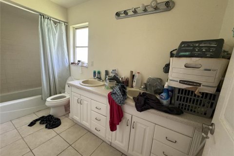 House in Venice, Florida 3 bedrooms, 149.94 sq.m. № 2238478 - photo 12