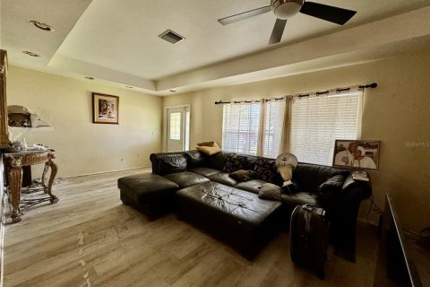 House in Venice, Florida 3 bedrooms, 149.94 sq.m. № 2238478 - photo 10