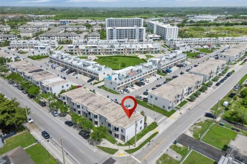 Adosado en venta en Homestead, Florida, 4 dormitorios, 133.22 m2 № 2015991 - foto 21