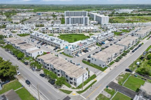 Adosado en venta en Homestead, Florida, 4 dormitorios, 133.22 m2 № 2015991 - foto 22